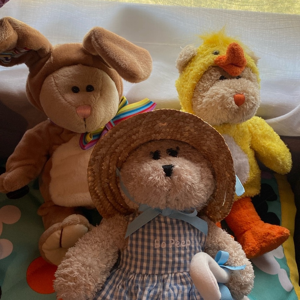 Starbucks bearista spring lot